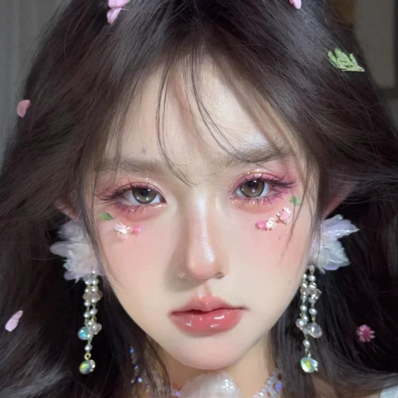 Fresh Korean Makeup Blue-Purple Cut-Off Makeup 18-Color Eyeshadow Palette Matte Pearlescent Purple Color Makeup Palette for Students and Beginners