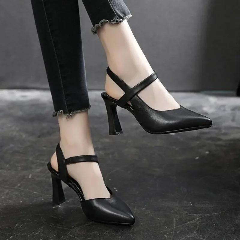 Fashionable Single Shoe Sandals for Women's Summer  New Mid Heeled Soft Leather Foreskin Fashion High Heels