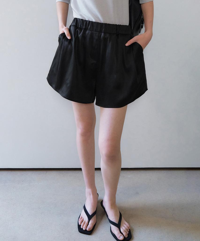 ONE Satin Elastic Waist Shorts_Black
