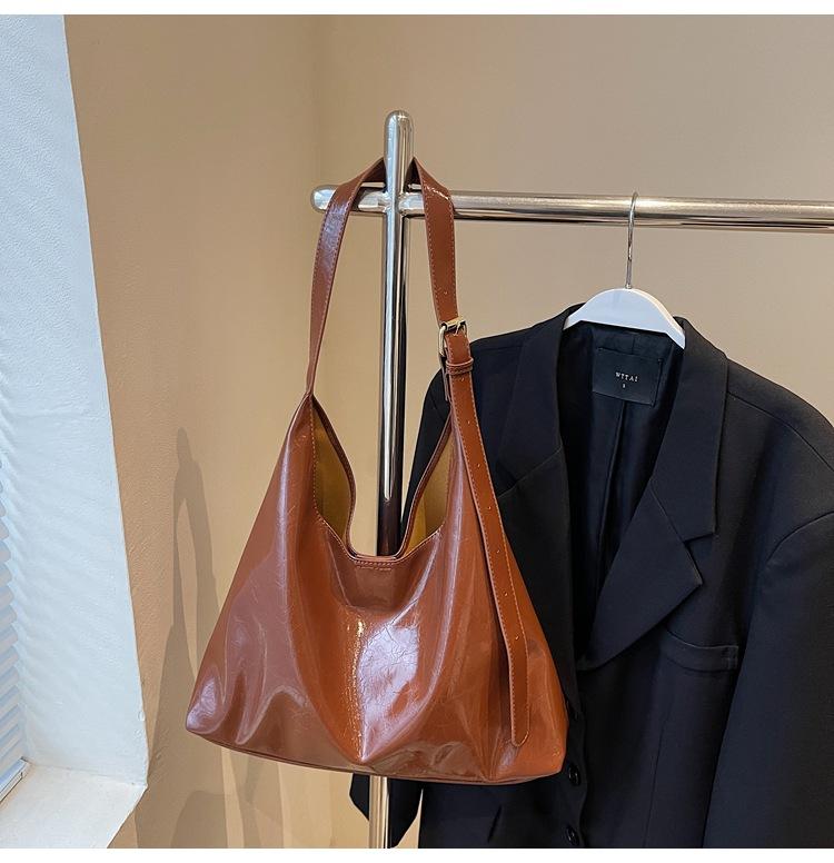 

Maillard retro tote bag, new 2025 summer women s bag, commuter shoulder bag, popular child and mother bag this year