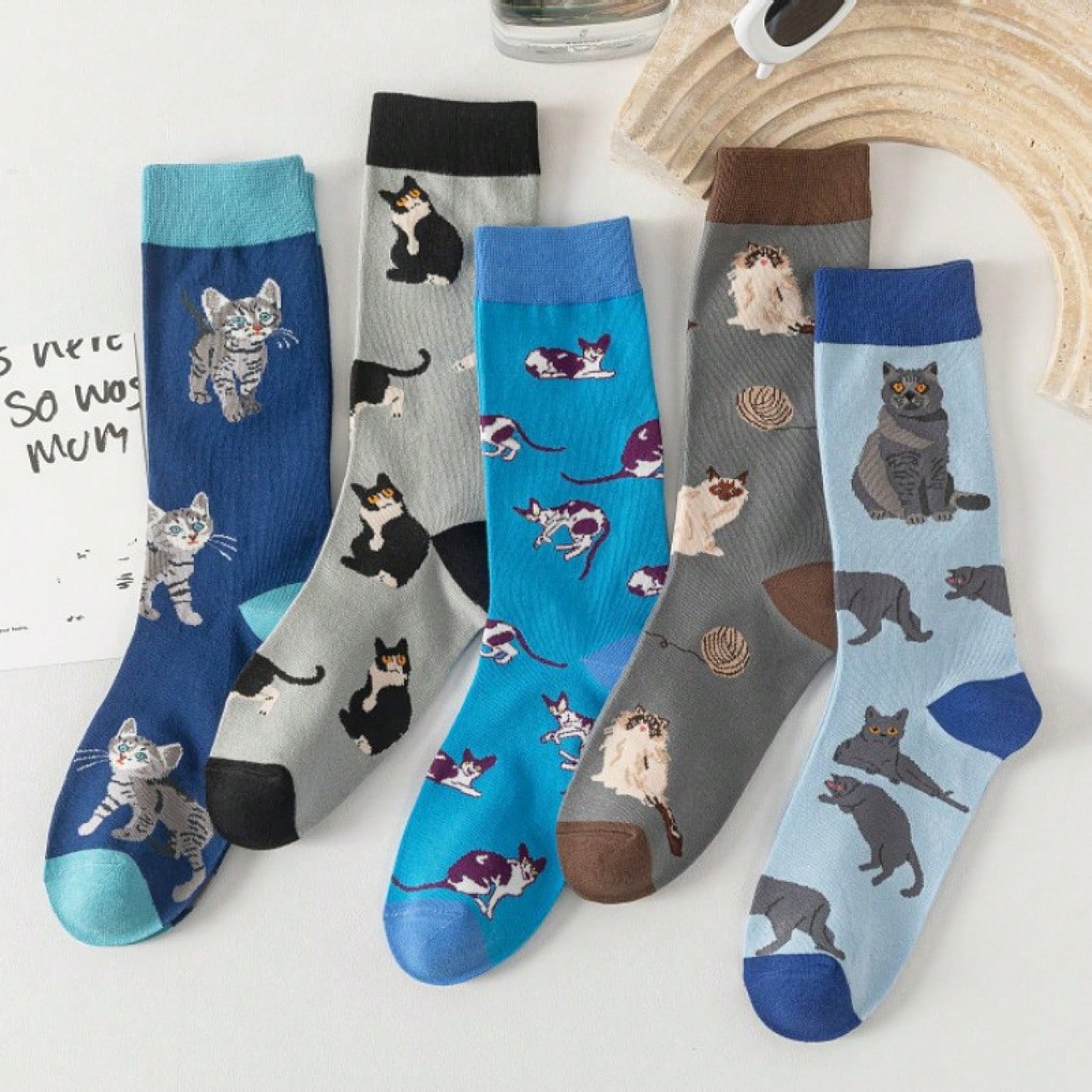 

5 пар/набор Синий мультяшный сиамский кот Милые Прекрасные Хлопковые Вязаные Модные Женские Мужские Унисекс Уличные Снэпы Жаккардовые Причудливые Носки One Size