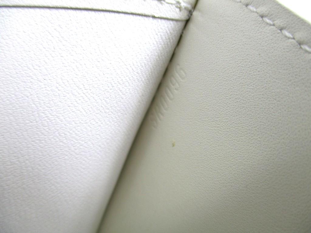 Authentic LOUIS VUITTON Vernis Pearl White Leather Trifold Wallet Koala #a988  Refurbished
