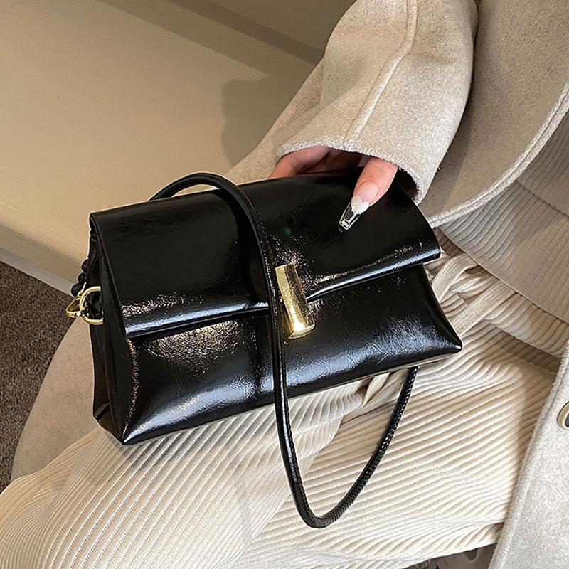 High-End Patent Leather Glossy Texture Shoulder Bag Fashion Red Simple Solid Small Square Bag Women's New Pop Crossbody Bag
