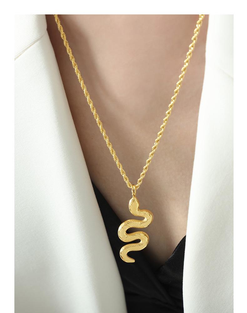 18K Gold Empress Dowager Snake Pendant Necklace, Titanium Steel Twisted Chain, Hip Hop Collarbone Jewelry.