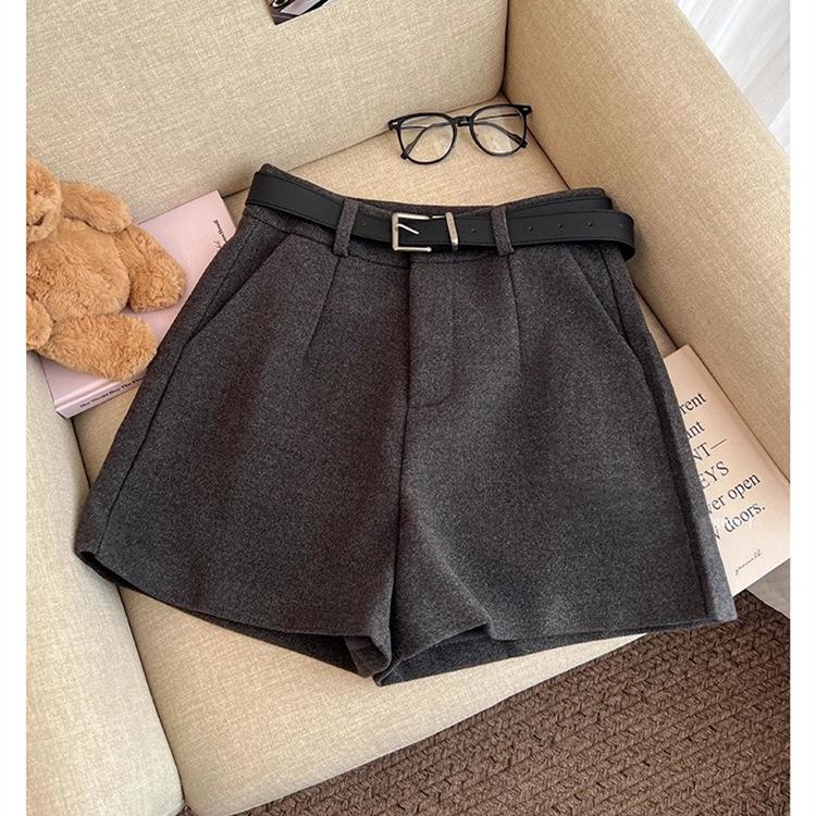 

Plus Size Women s Coffee Woolen Wide-Leg Shorts - High Waist, Slimming A-Line for Spring & Autumn 5XL