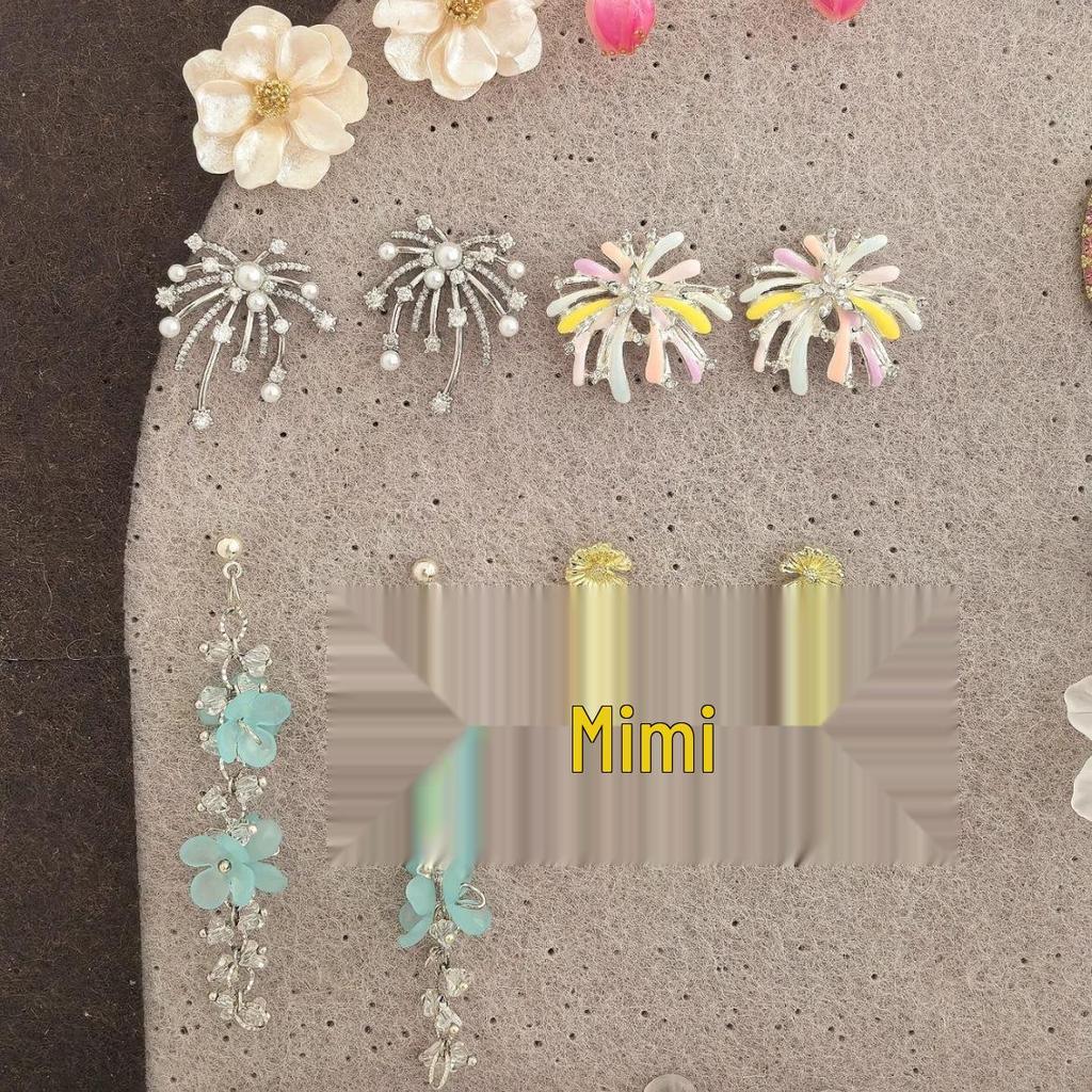 Forest Story: Sweet Style Contrasting Flower Stud Earrings for Women – Fresh, Fashionable, Light Luxury Feel