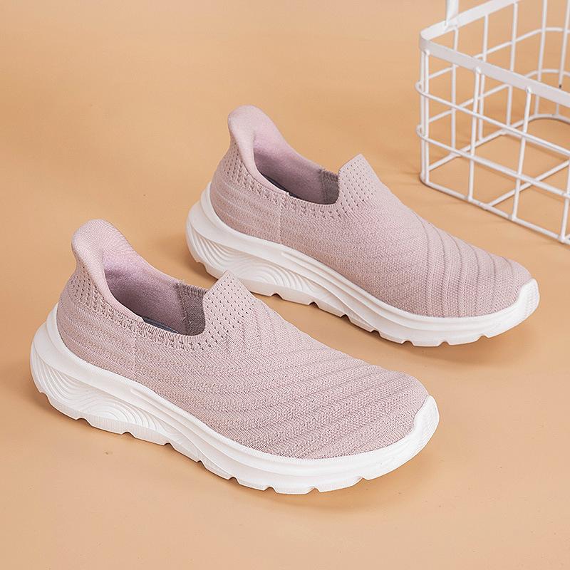 Spring and Summer New Sports Shoes Women's Old Beijing Cloth Shoes Breathable Mother Shoes One Pedal Versatile Casual Single Shoes Women