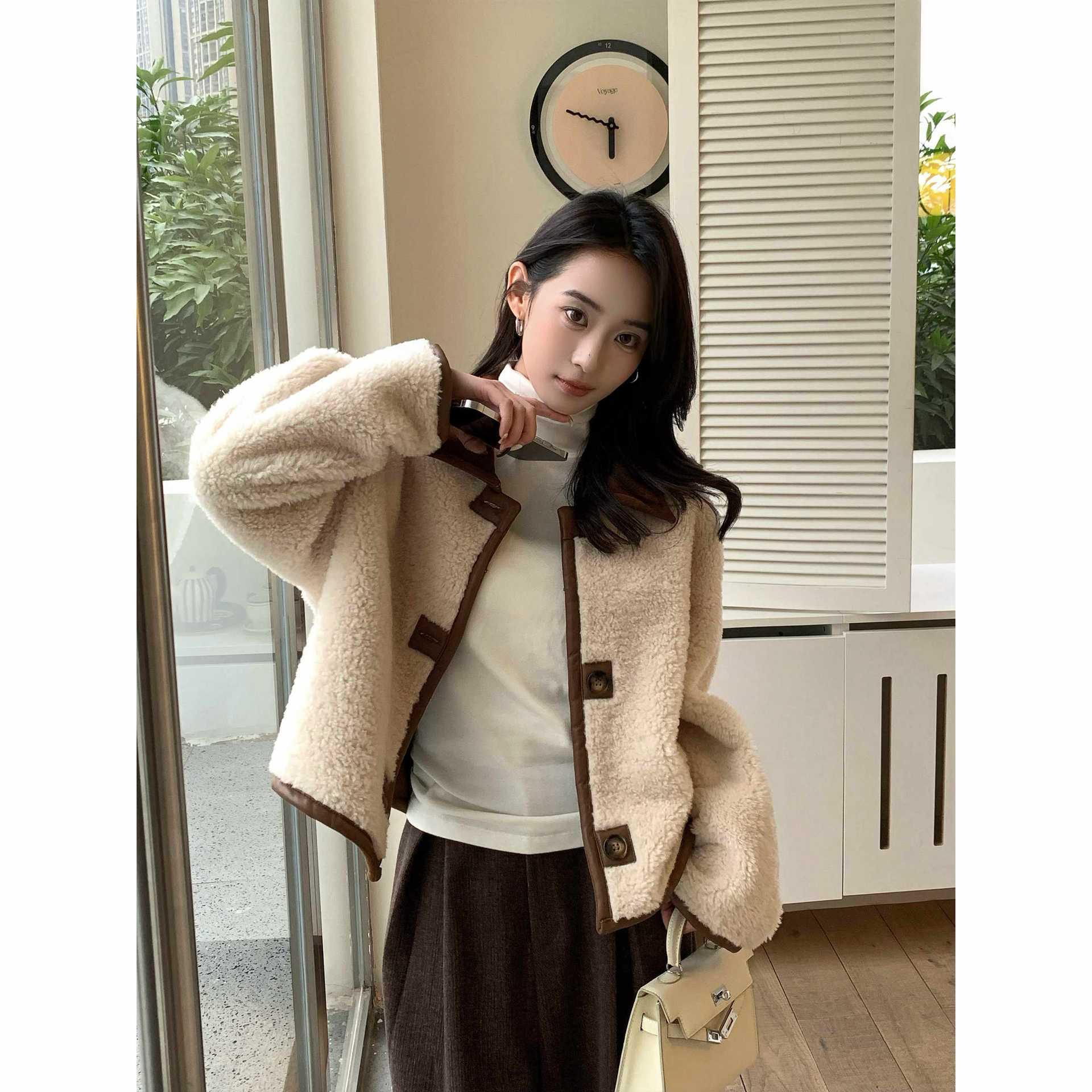 

Женское пальто из композитного плюша с шерстью ягненка, 470 г, пушистое Medium