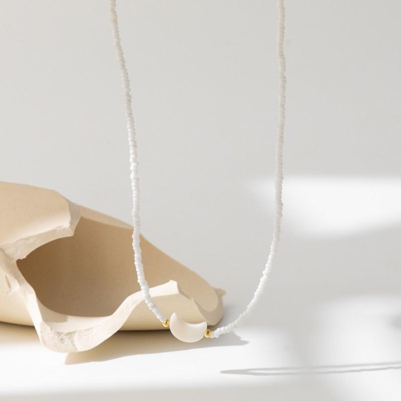 Fashion Choker Necklace for Girl Women White Seed Beads Necklace with Shell Love Heart Pendant Trendy Neck Jewelry