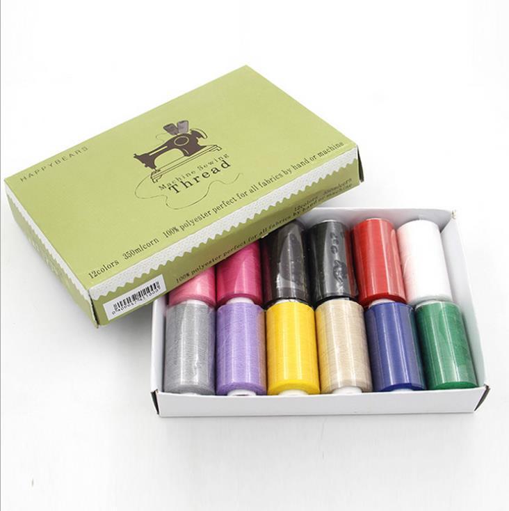 

Черно-белые полиэстеровые швейные нитки и игольница