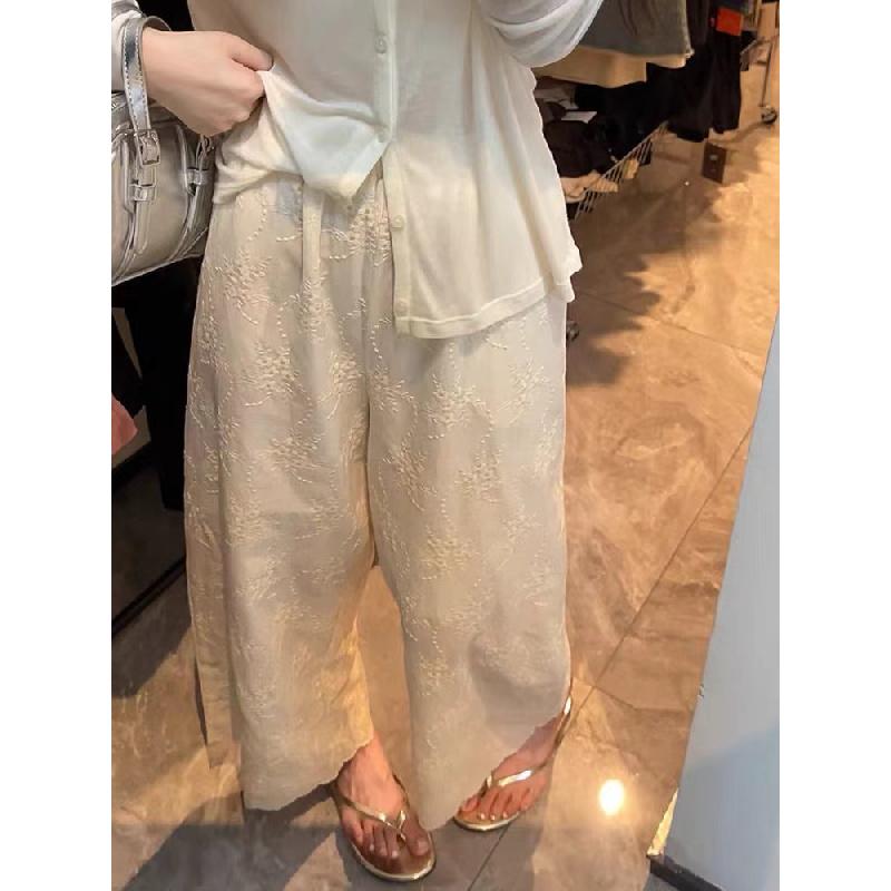 2026 Gentle and Elegant High-Waisted Slimming Pants with Intricate Embroidery, Casual Women's Cropped Pants