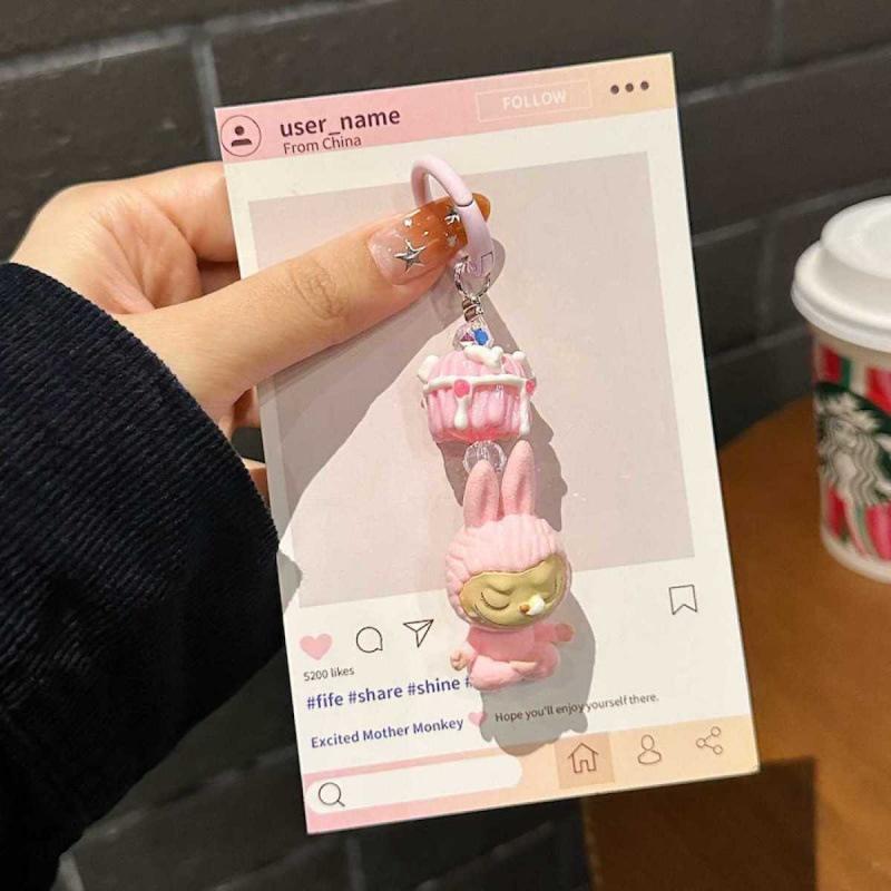 

labubu Серия «Ленивая йога» цепочка для мобильного телефона плюшевый стиль трендовый легкая роскошь подвесной стиль для сумки противоударный