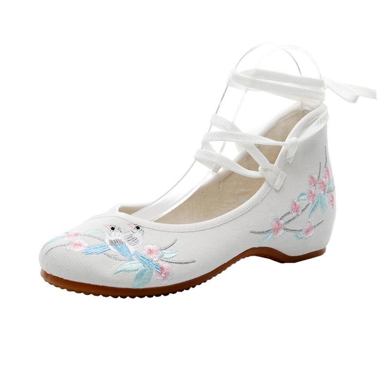 

[Маленький Воробей] Туфли из ткани с вышивкой в китайском стиле ретро, обновленная и утолщенная подошва из говяжьей кожи, этнический стиль, квадратные женские туфли 41