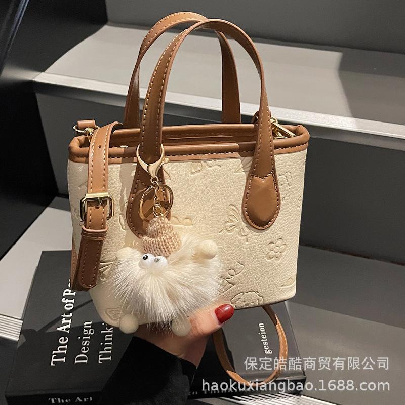 This Year's Popular Small Bag Women's 2025 New Fashion Versatile Messenger Bag Spring and Summer Portable Bucket Bag