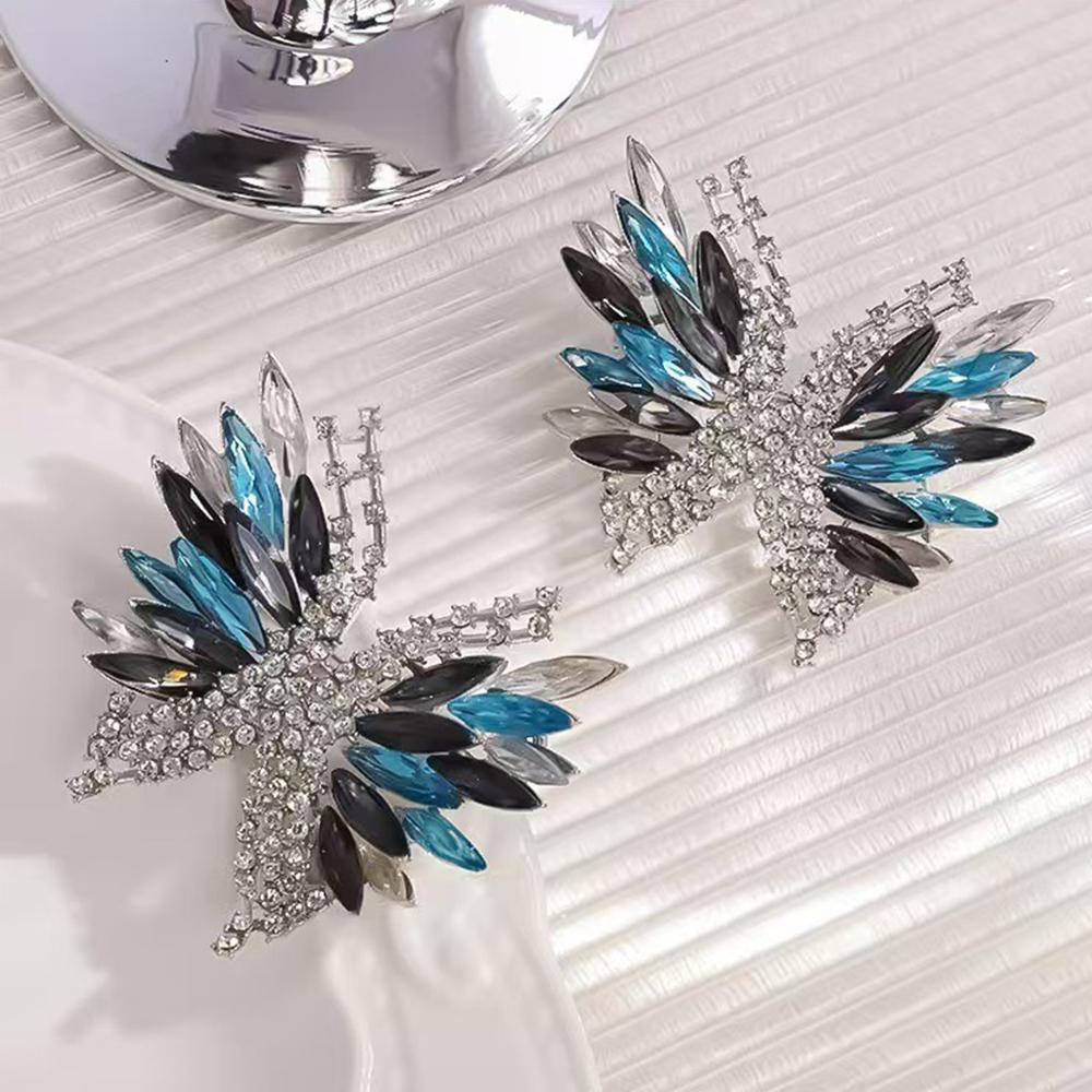 Blue Black Gradient Butterfly Brooch With Full Diamond Craftsmanship Three-dimensional Design Light Luxury Style Coat Accessory