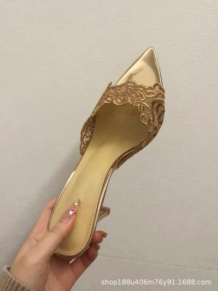 

[Spot] Pointed banquet high heels women s new embroidered stiletto single shoes temperament embroidered high heel cool slippers 34