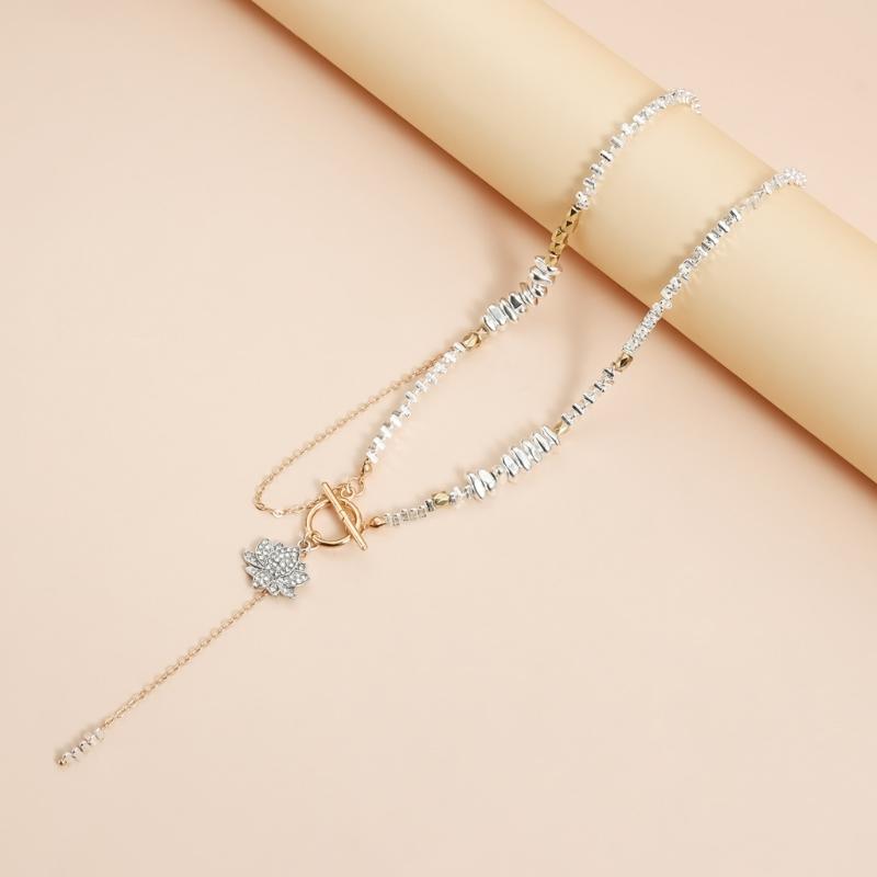 Alloy Crafted Crystals Flower Pendant Necklace with Adjustable Chain for Comfortable and Sophisticated Styles