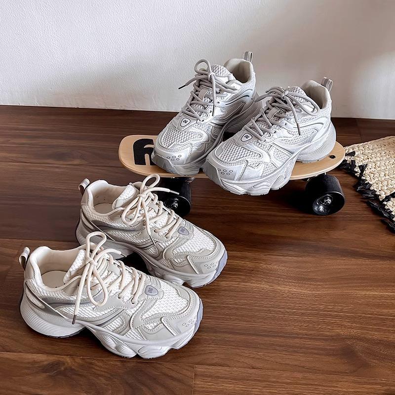 Dadschoenen dames lente en zomer nieuwe modieuze veelzijdige mesh ademende dikke zool verhogende casual sportschoenen trend