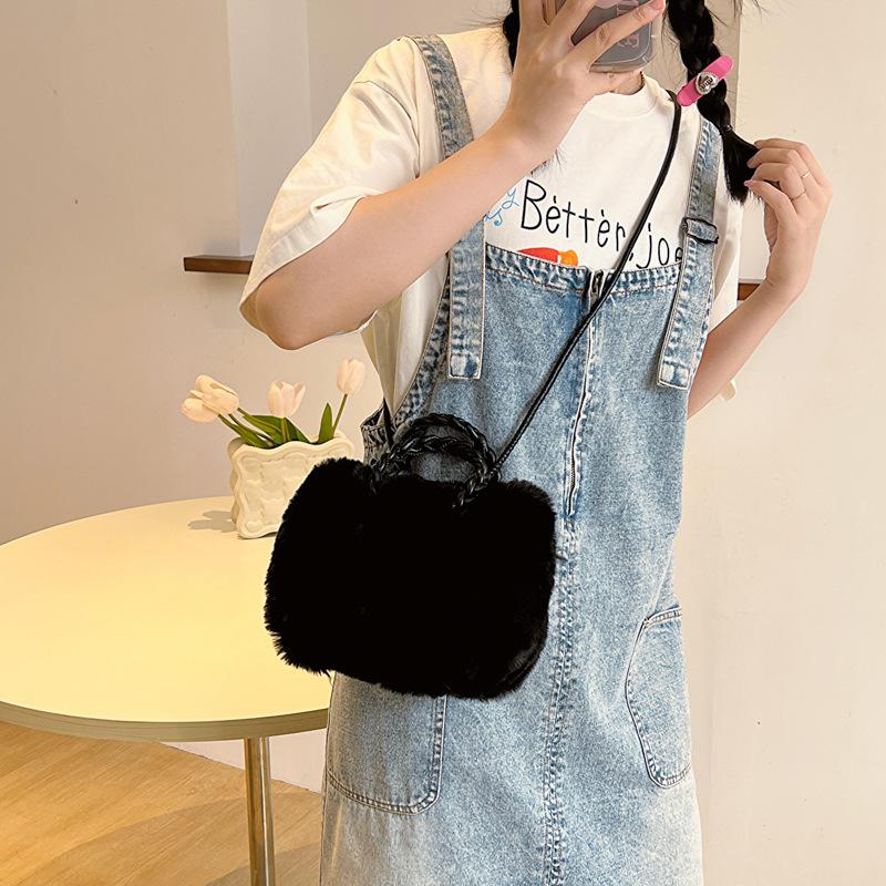 2025 Autumn and Winter Fashion New Plush Cloud Bag Folds Simple Temperament Crossbody Portable Small Square Bag