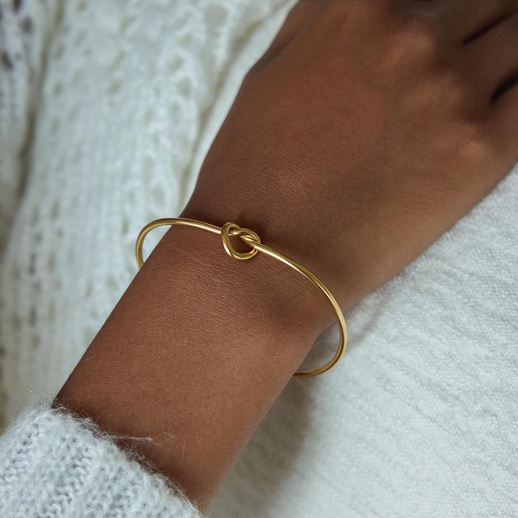 Yori Simple Wire Knotted Heart Open Bracelet Bangle Stainless Steel 18K PVD Plated Toggle-Clasps Statement Jewelry Gift