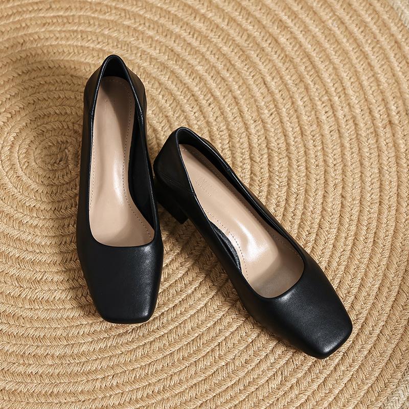 Leather Pumps Women's 2025 New Spring Professional Commuting Thick Heel Medium Heel Square Head Shallow Mouth Work Women's Shoes