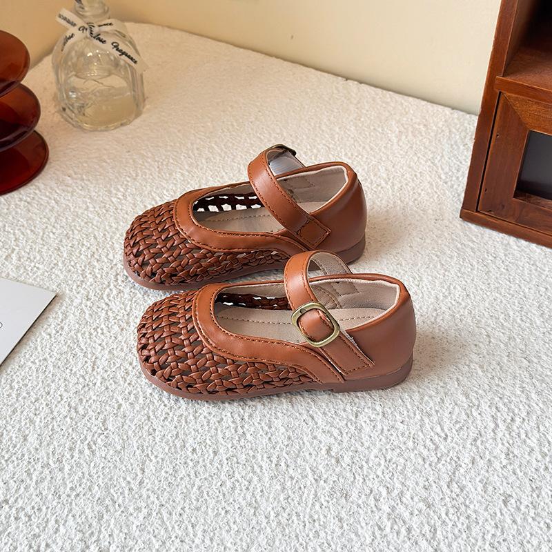 Autumn Summer New Girls Leather Shoes with Buckle Hollow Princess Sweet Classic Cut-outs Breathable mary janes I06302