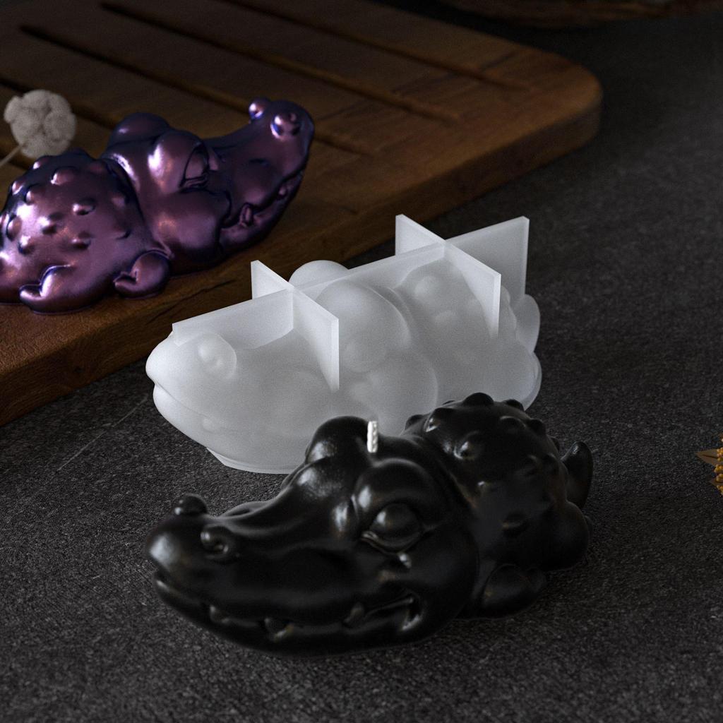 Poppy Crystal Epoxy Mold: Crocodile & Rhinoceros Figurines for DIY Scented Candles