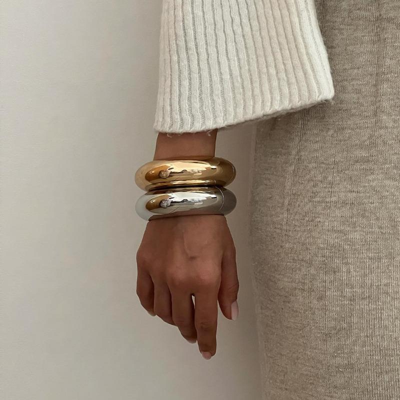 Plain circle bracelet jewelry female personality exaggerated design photosensitive surface alloy bracelet open bracelet