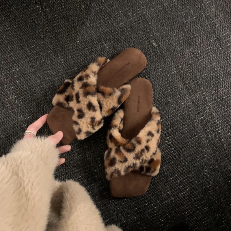 

Виноградная студия motherlee темперамент квадратный носок перекрестный ремешок ленивый универсальный леопардовый принт верхняя одежда пушистые тапочки женские осень и зима 40