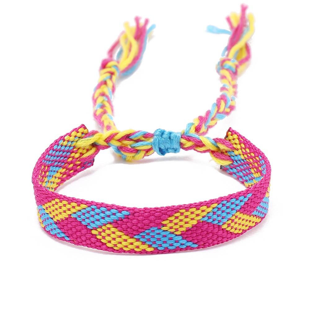 Bracelet Bohème pour Femme avec Pompon Népalais Coloré et Motif Géométrique en Diamant