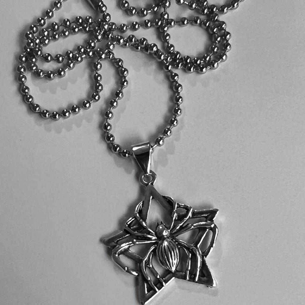 Vintage Inspired Animal Pendant Necklace For Women With Zinc Alloy Geometric Design