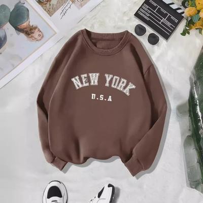 Damska bluza z aksamitu z nadrukiem litery New York - Kolekcja jesień/zima