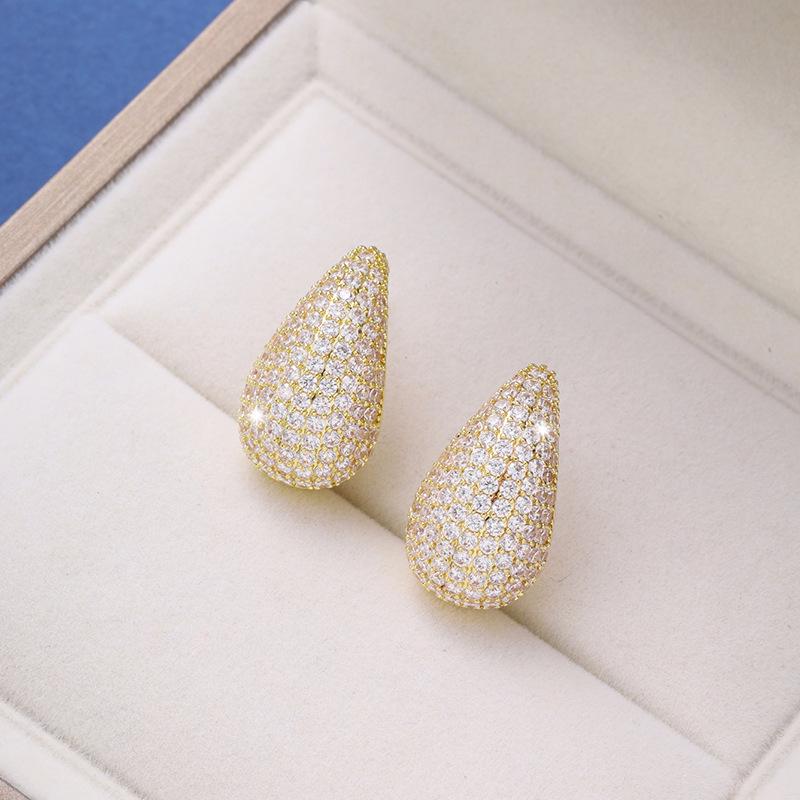 Elegant Teardrop Micro-Pave Diamond Stud Earrings for Women - Luxurious and Sparkling Accessories