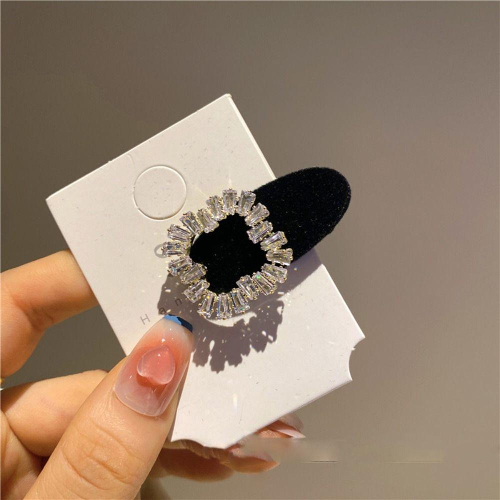 Temperament BB Clip Luxury Hairband Bow Rhinestone Girls Hair Clip Sweet Barrettes Korean Style Hairpin Velvet Duckbill Clip