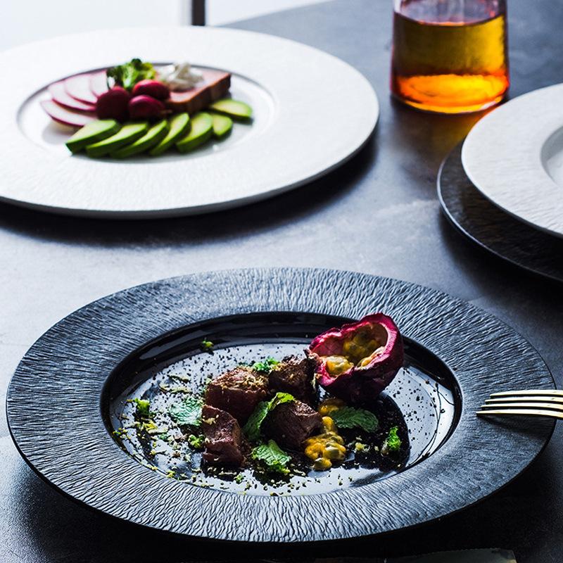 Japanische schwarze Steakplatte Xiaohongshu Gleiche westliche Speiseplatte Hotel Kommerzielle Kochplatte Pastaplatte Keramikgeschirr