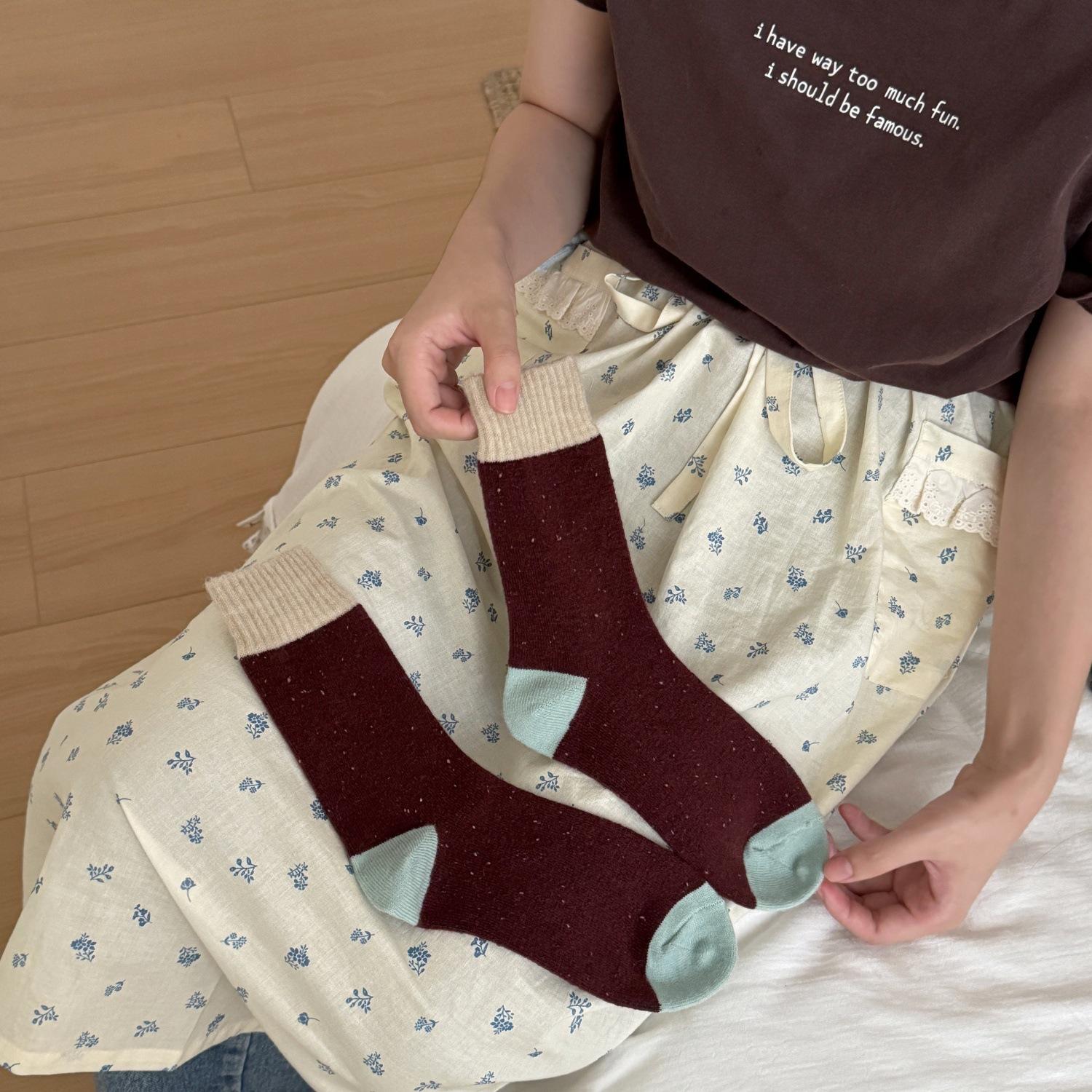 

Multicolored Wool Socks, Winter Thickened, Warm and Versatile Mid-calf Socks, Pile Pile Socks 1 pair темно-красного