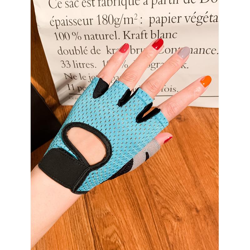 Träningshandskar herr och dam sommar sport halvfinger tunna halkfria och slitstarka