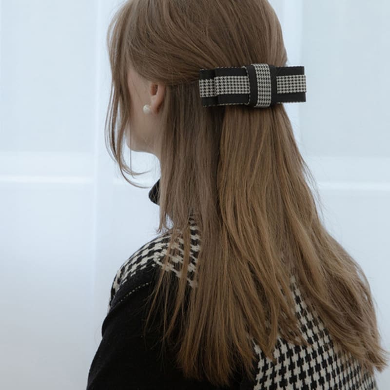 

Jean Paul Clarisse Mono Check Ribbon Pin JP-21-033AB WHITE