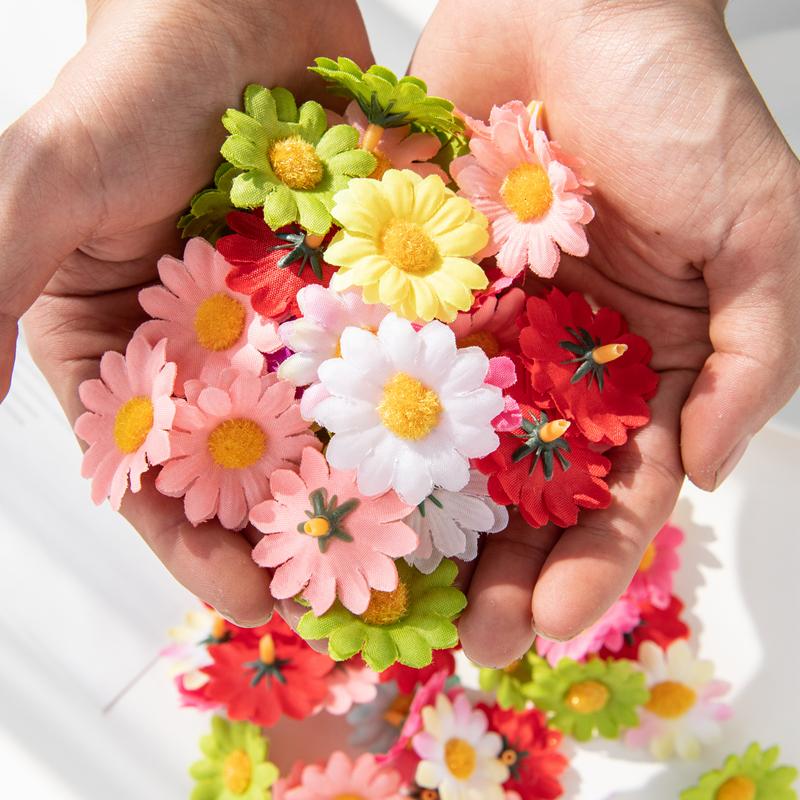 100PCS 4CM Mini Silk Daisy Artificial Flowers Party Wedding Decorative Home Decoration Christmas Wreath Fake Sunflower Cheaper