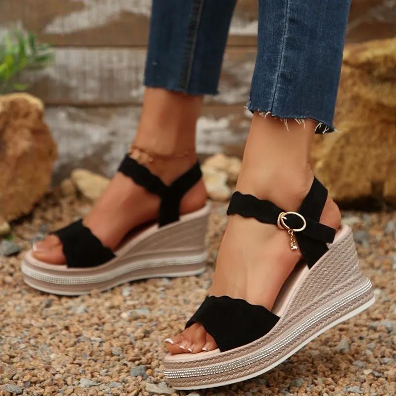 Mode 2025 Übergröße Schuhe Damen Zehenfrei Damen Sandalen Mode Kleidsandalen Damen Floral Schnallenriemen Hohe Keilschuhe Damen
