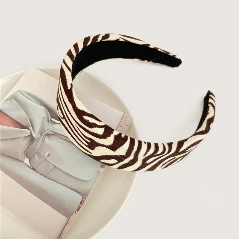 

Шикарные обручи шириной 4 см с мягкой подкладкой из губки, винтажные повязки на голову из ткани с зебровым принтом для женщин и девушек, повседневный головной убор для шопинга, классические повязки для волос