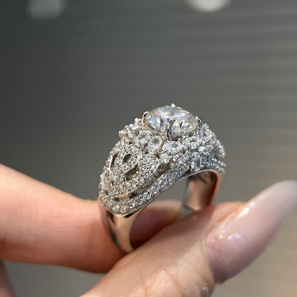 S925 Sterling Silver Heavy Industry 2 Carat 8.0 Round Bag Manor Hollow Mozzarella Diamond Ring Super Flash High-end Temperament Ring