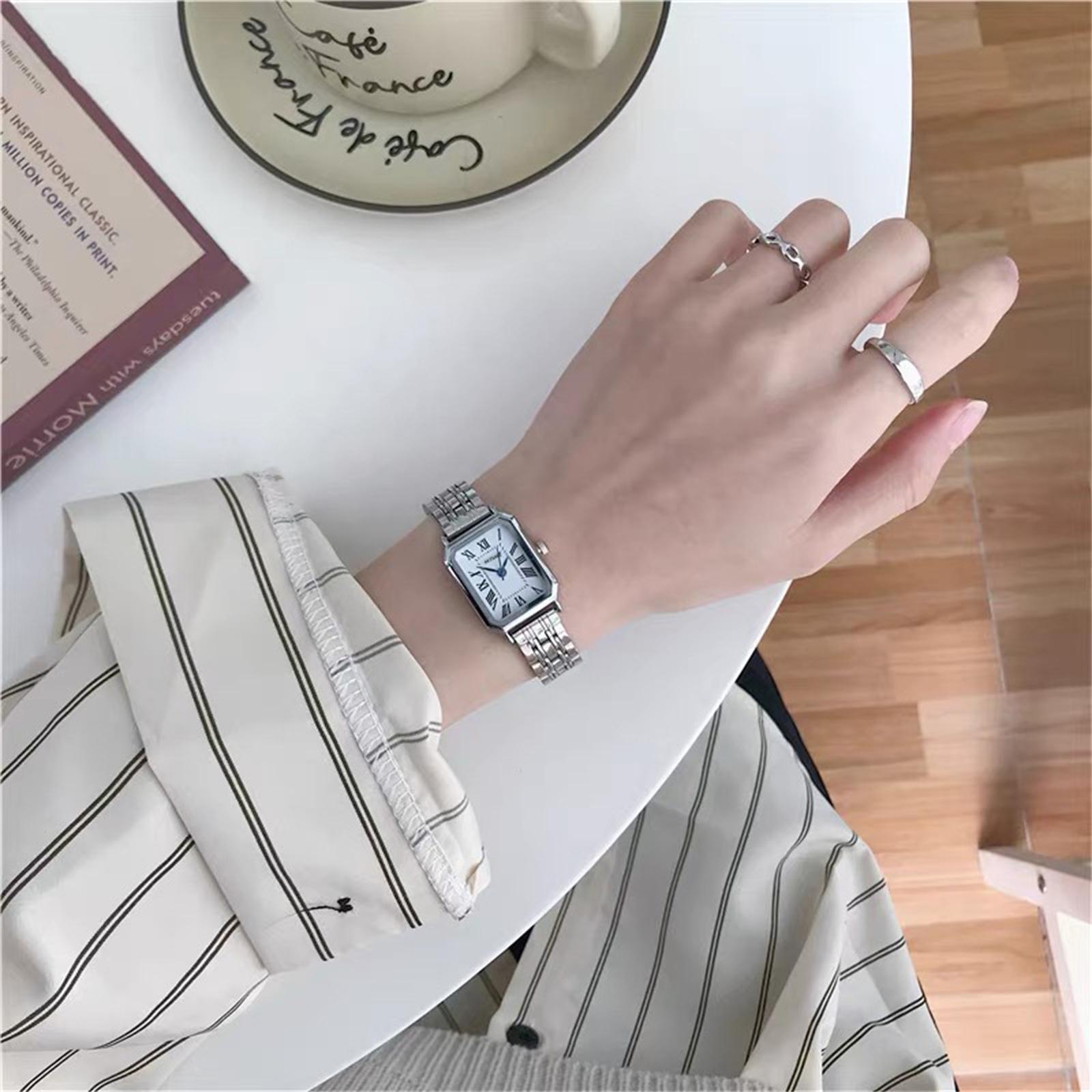 

Женские модные кожаные часы One Size