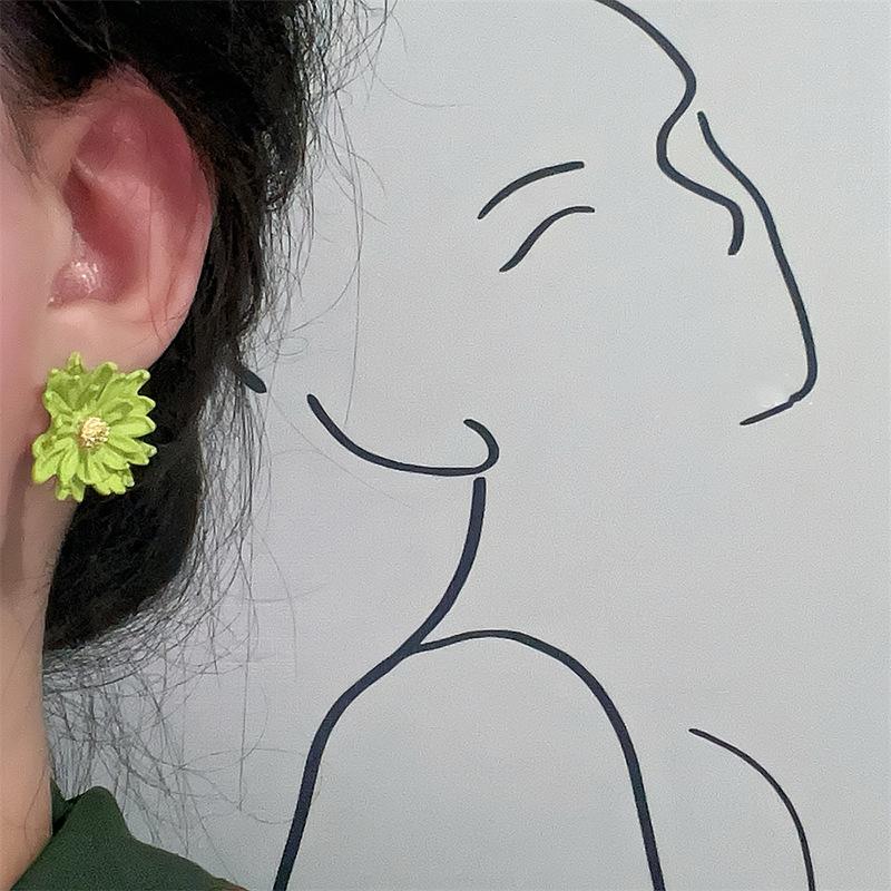 Early spring new dopamine flower stamen stud earrings fashionable and sweet simple earrings versatile high-end earrings