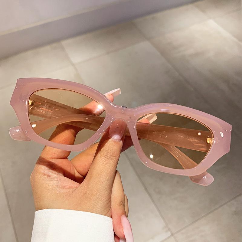 Vintage Fashion Small Frame Cat Eye Sunglasses Women For Men Trend Pink Sun Glasses Punk Luxury Brand Designer Retro Sexy Shades