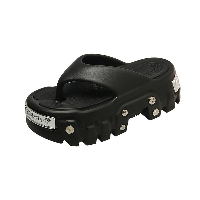 Fashion Punk Style Women Clogs 2025 New Arrival Soft EVA Thick Platform Slippers Comfortable Garden Shoes Fashion Beach Sandals