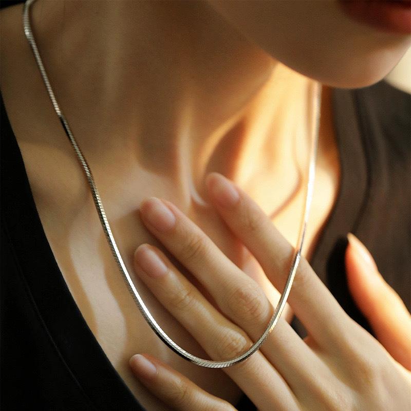 Naszyjnik z łańcuszka ze stali tytanowej o szerokości 1,8 mm, ośmiokątny łańcuszek typu 'snake bone', damski wysokiej jakości łańcuszek swetrowy ze stali nierdzewnej, wszechstronny łańcuszek typu 'snake bone'