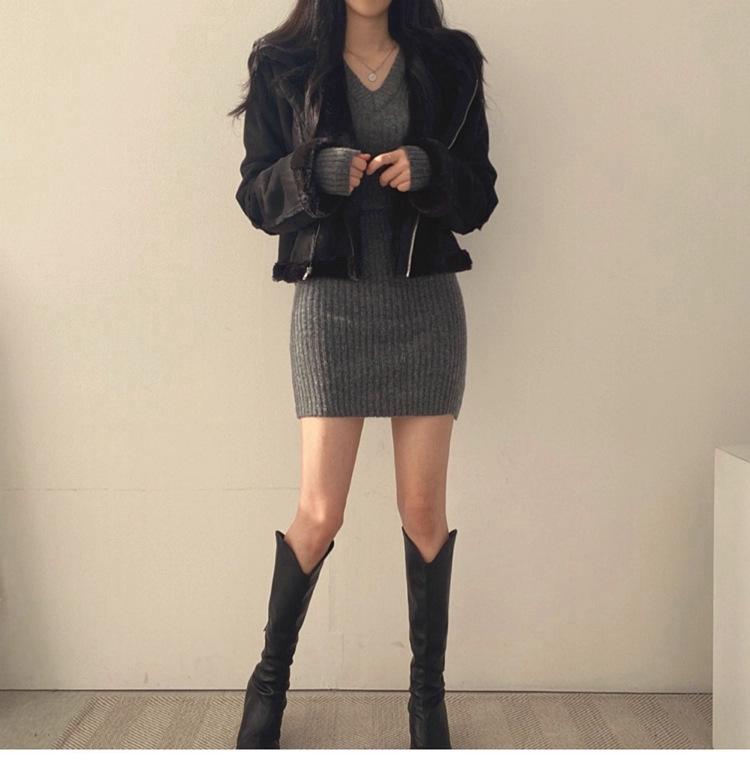 Women's Slimming V-Neck Knitted Sweater Dress - Autumn/Winter, Sexy Slim-Fit, Tight Hip-Hugging Design