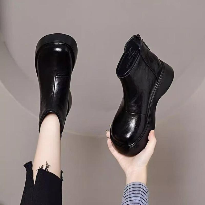 Short Boots with Thick Insulation and Rounded Leather Surface, Birkenstock Shoes, Heightening Moccasin Boots