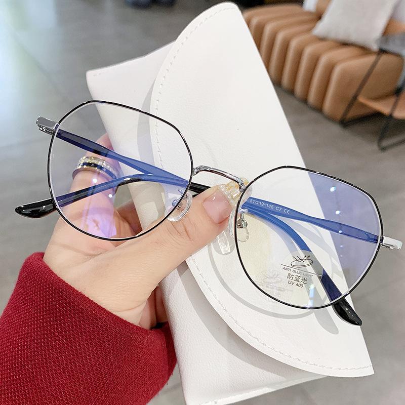 Luxury Vintage Myopia Glasses for Women Unisex Blue Light Blocking Round Eyewear Fashion Nearsight Eyeglasses